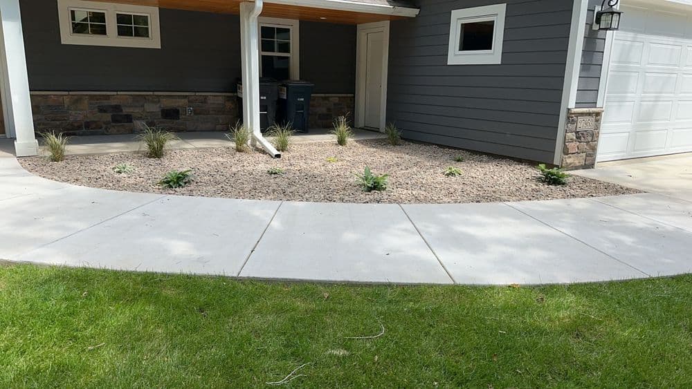 Gallery photos for Lake Home Landscaping - Kroon Lake: Image #2