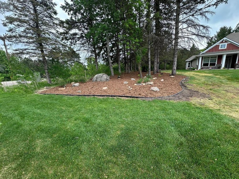 Gallery photos for Lush Landscape Installation in Forest Lake: Image #4